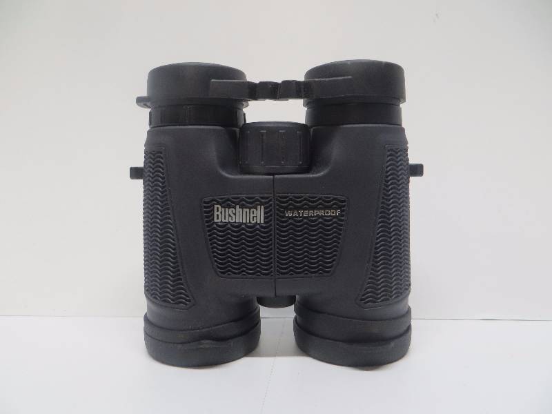 lot 2145 image: Bushnell 10x42 H2O Roof Binocular