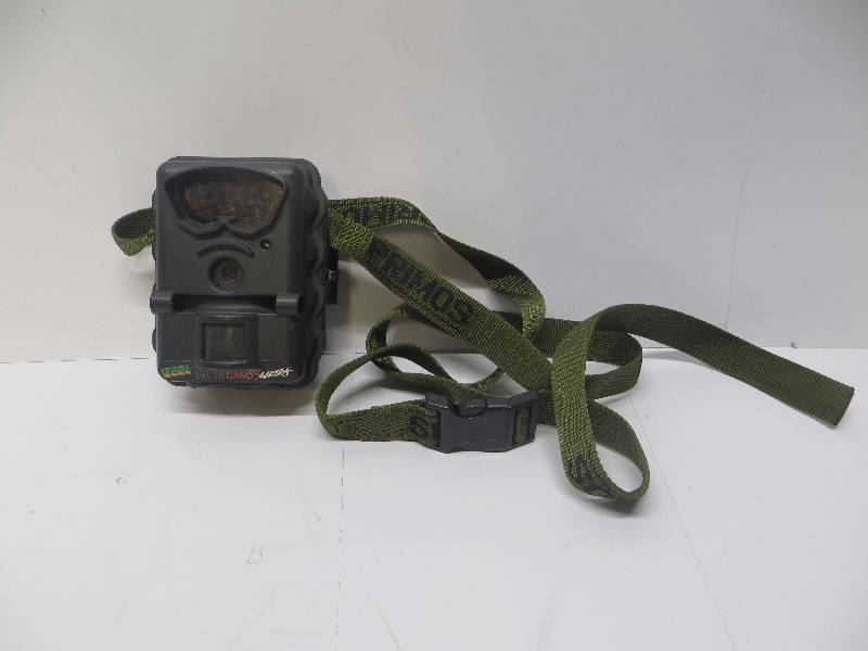 lot 2172 image: Primos Truth Cam Ultra 35 Game Camera with Early Detect Sensor