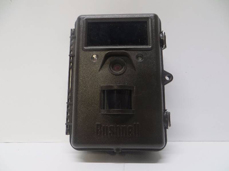 lot 2173 image: Bushnell Trophy Cam Black Led Trail Cam BUS-119466C