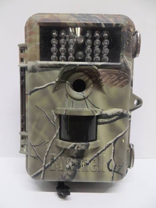 lot 2223 image: Bushnell 119425 Trophy Cam Bone Collector Trail Camera