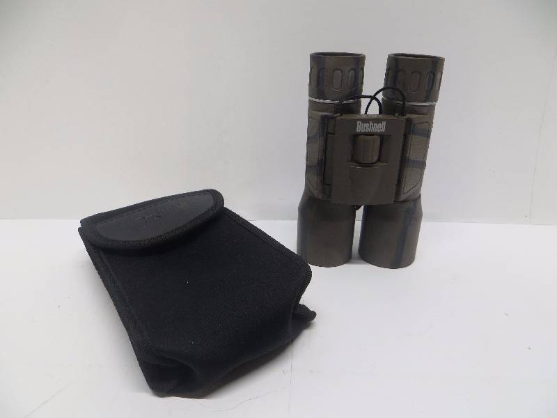 lot 2128 image: Bushnell Powerview 16x32 Folding Binocular camo