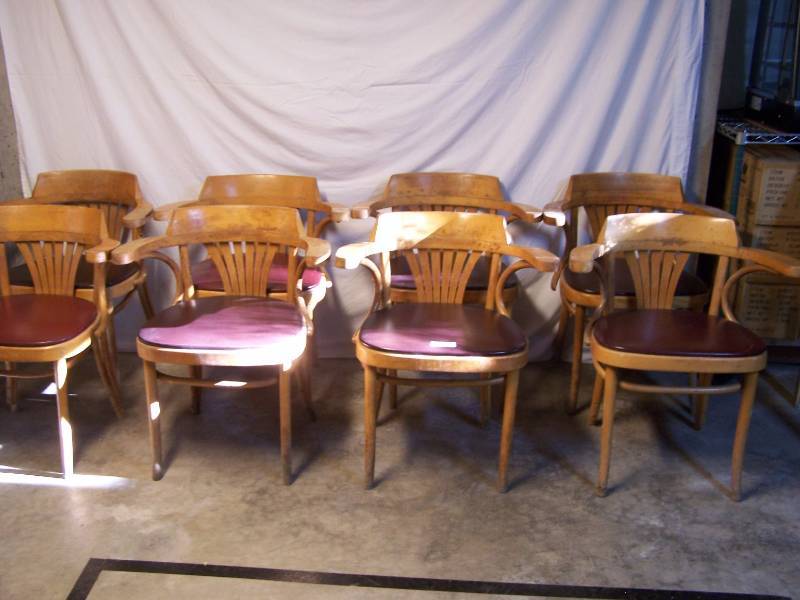 lot 401 image: 8 restaurant chairs