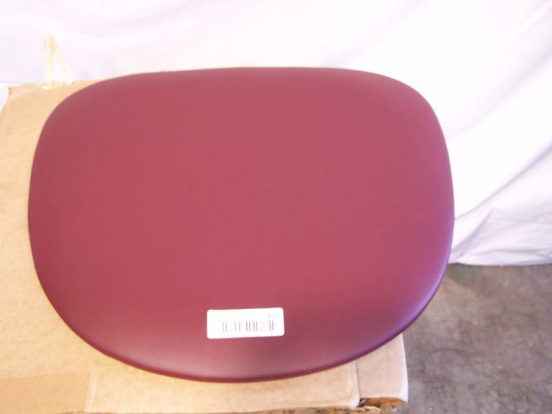 lot 403 image: red restaurant chair pads