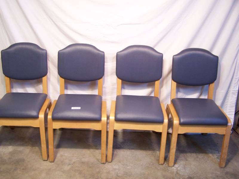 lot 404 image: 4 restaurant chairs