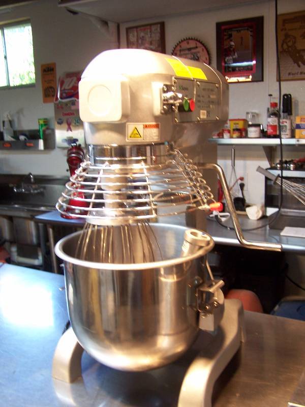 lot 419 image: Supera 20 qt mixer