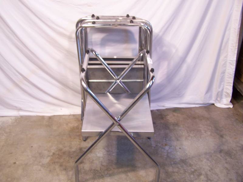 lot 438 image: Food try stands
