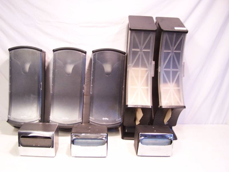 lot 454 image: Napkin holder all