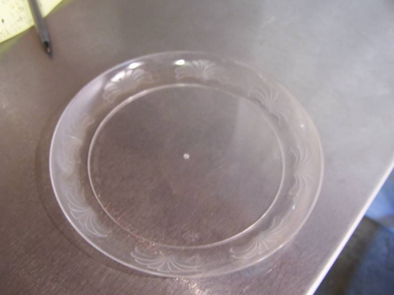 lot 463 image: 6� plastic plates