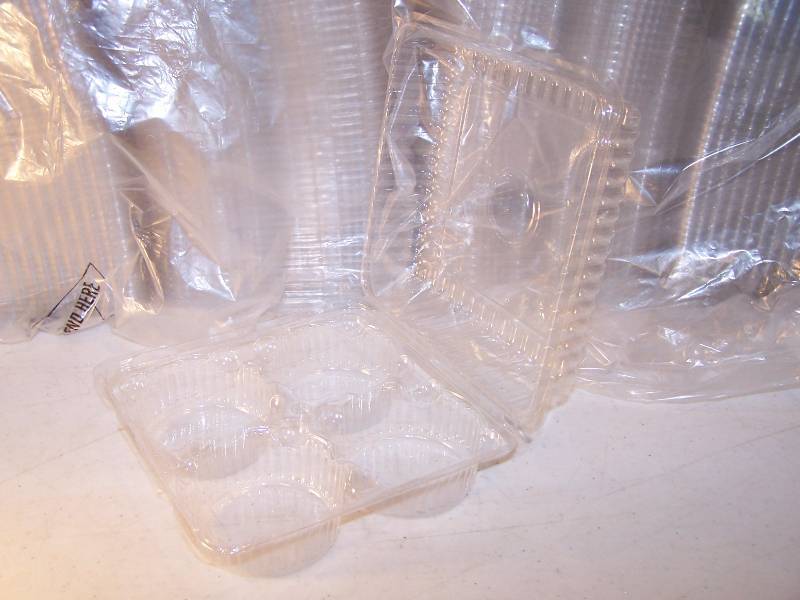 lot 471 image: Cup cake containers