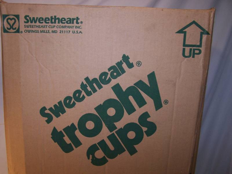 lot 487 image: 20 oz hot cups