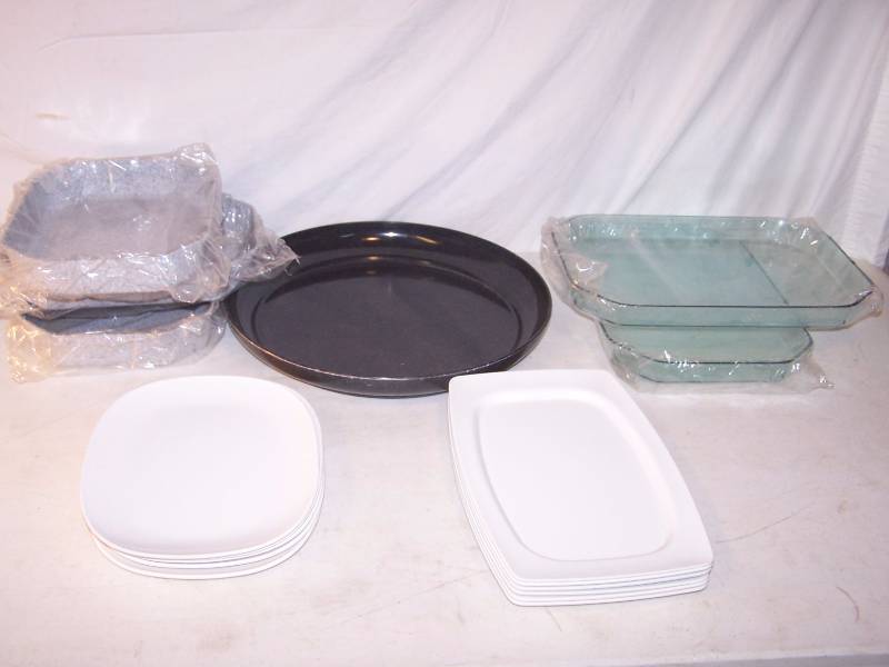 lot 3124 image: plates and platters