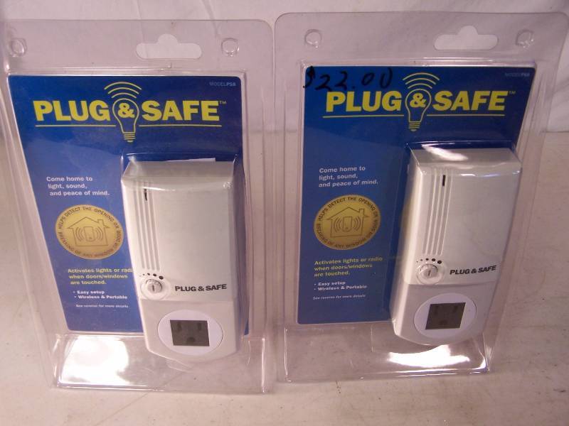 lot 3126 image: 2-Plug safe