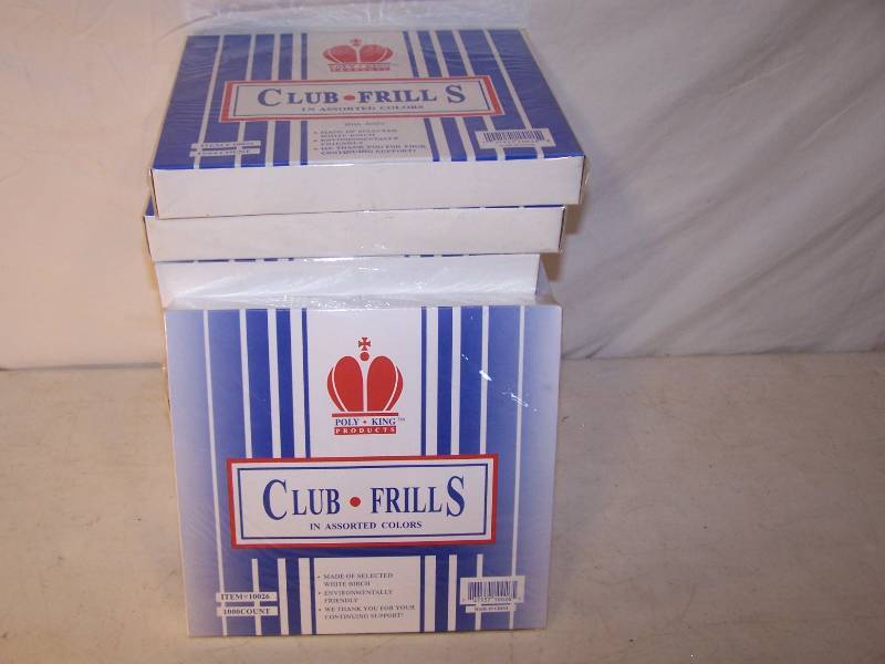 lot 3138 image: 1 case Club-Frills
