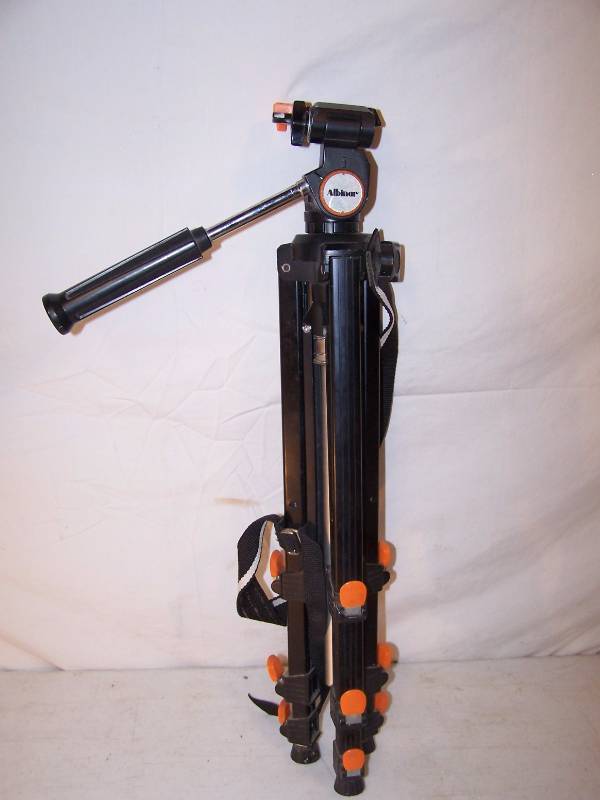 lot 3160 image: Tripod