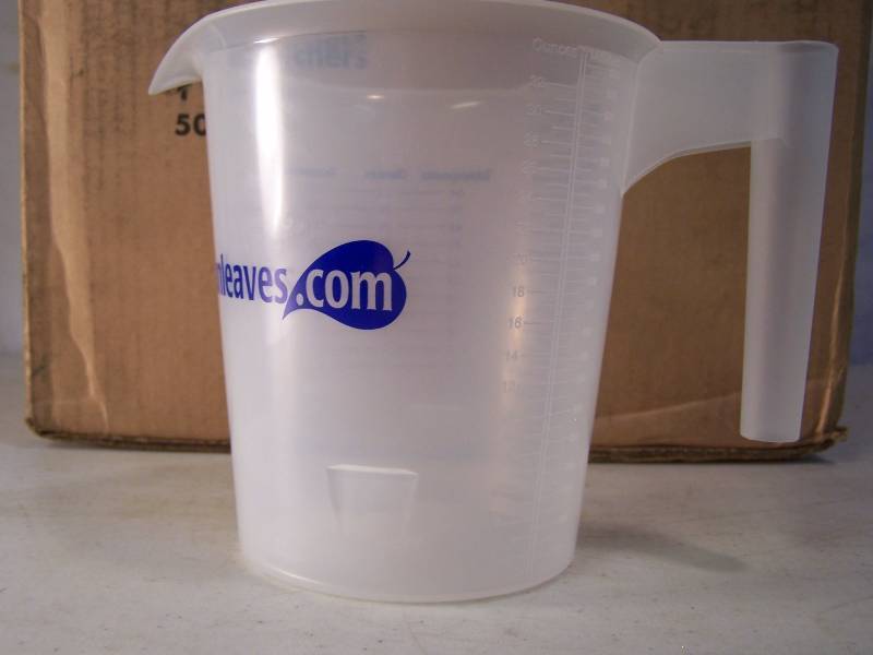 lot 499 image: 1 part case Mac pitcher
