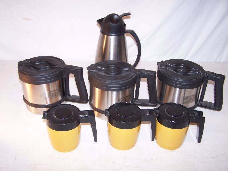 lot 503 image: Lot of creamers and coffee pots