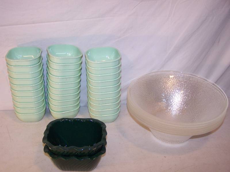 lot 508 image: lot of bowls