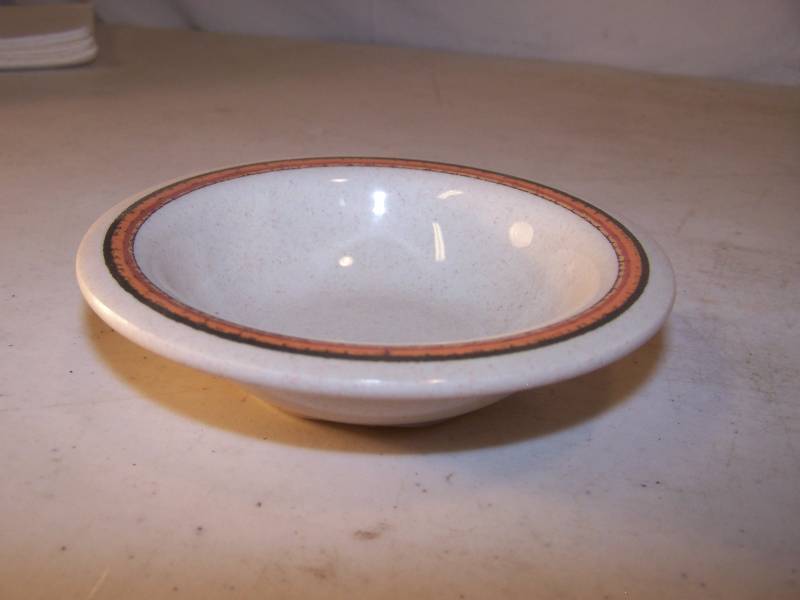 lot 513 image: 4.5� bowls
