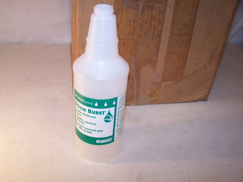 lot 3117 image: Spray bottles