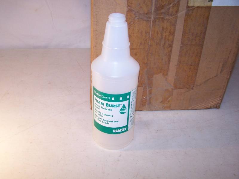 lot 3118 image: Spray bottles