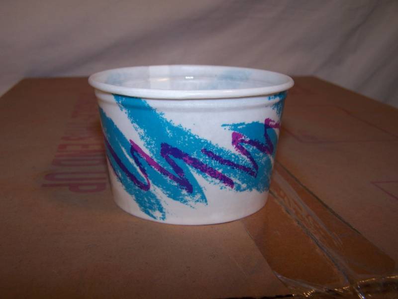 lot 493B image: 1 case ice cream cups