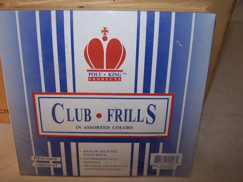 lot 3133II image: 1 case Club-Frills