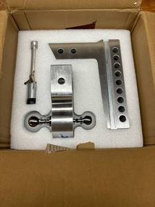 lot 14418 image: XPE Adjustable Receiver Hitch 2 and 2 516 Balls