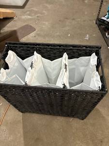 lot 14439 image: Clothes Hamper