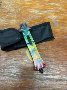 lot 14451 image: OTF Knife
