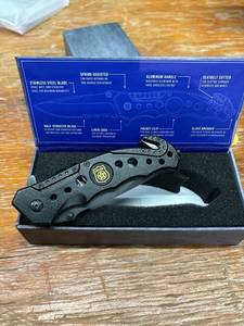 lot 14463 image: Police Pocket Knife