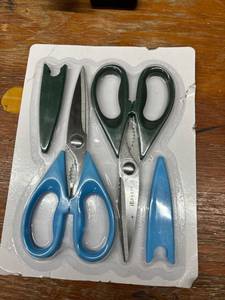 lot 14474 image: 2 pair Scissors