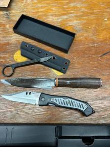 lot 14475 image: 3 Assorted Knives
