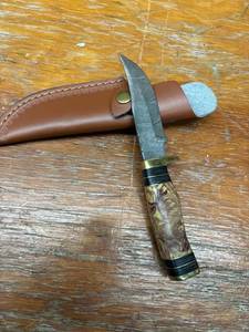 lot 14476 image: Hunting Knife with Sheath