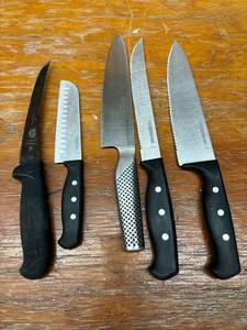 lot 14478 image: 5 Various Kitchen Knives