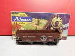 Athearn HO Scale Model Great Northern Offset-Side Hopper Traincar with Orginal Box Lid.