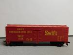 Life-Like HO Scale Swift SRLX 6714 Refrigerator Line Advertisement Train Boxcar. (Red)