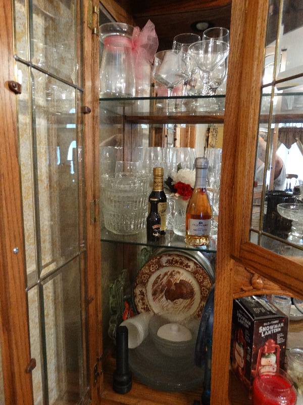 lot 587 image: Lot of decorative & collectable glassware in china cabinet