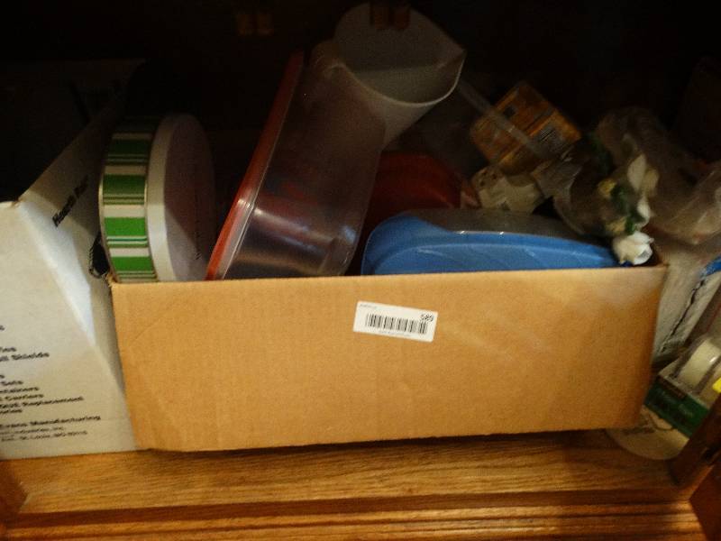 lot 589 image: Waring 5 speed stand mixer in box & other kitchen items