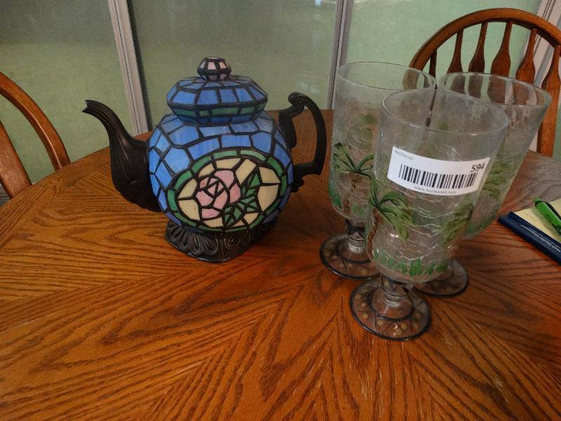 lot 594 image: Stained glass tea pot lamp & 3 glasses.