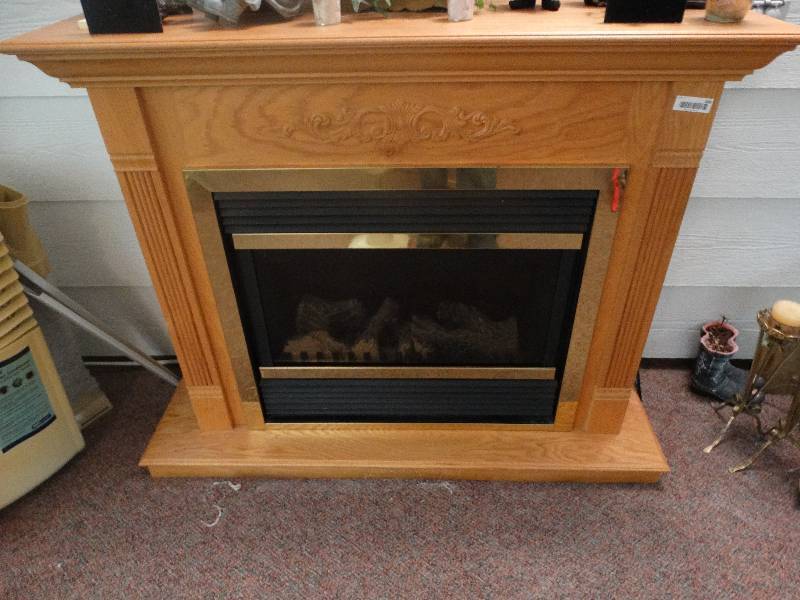 lot 606 image: Decorative Fireplaceheater
