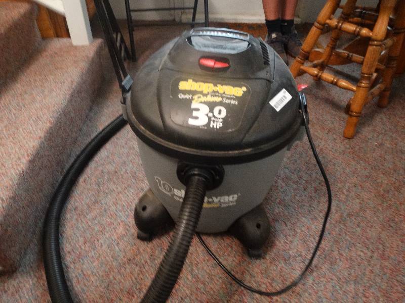 lot 608 image: Shop-Vac 10 gallon, 3 HP vac