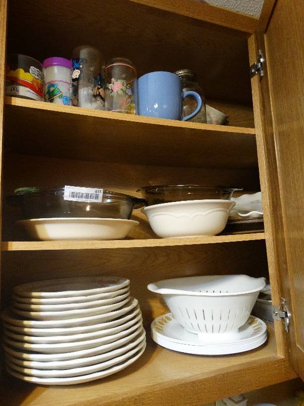 lot 615 image: Lot of various dinnerware & glassware
