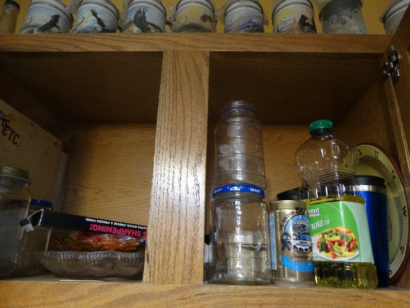 lot 627 image: Lot of spices, food items, glassware