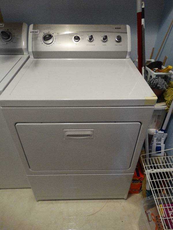 lot 630 image: Kenmore 800 electric dryer