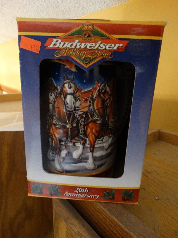 lot 637 image: Budweiser 1999 Holiday beer stein in box