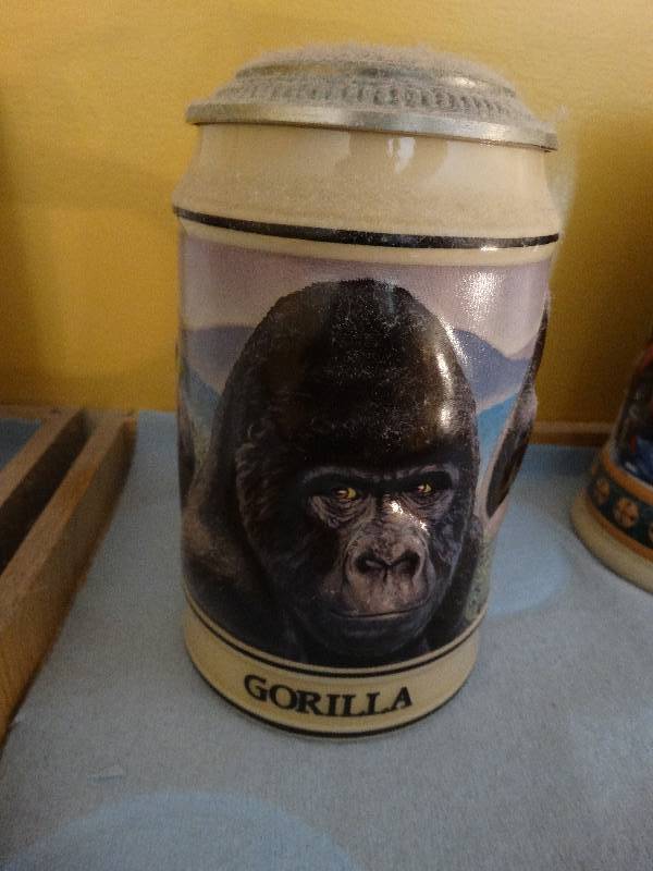 lot 712 image: Budweiser Endangered species beer stein