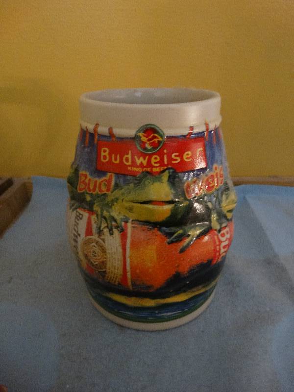 lot 717 image: Budweiser Bud-Weis-Er Frog beer stein