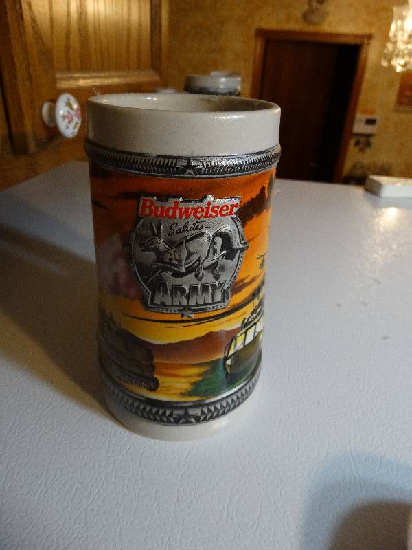 lot 731 image: Budweiser Army beer stein