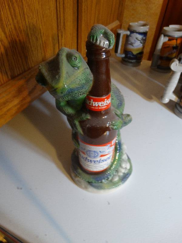 lot 735 image: Budweiser Louie The Lizard Character beer stein