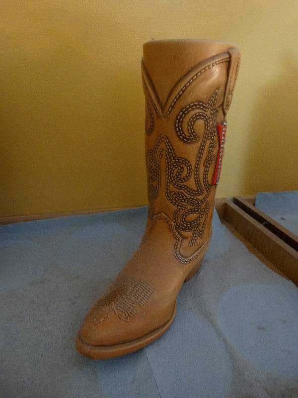 lot 740 image: Budweiser boot beer stein